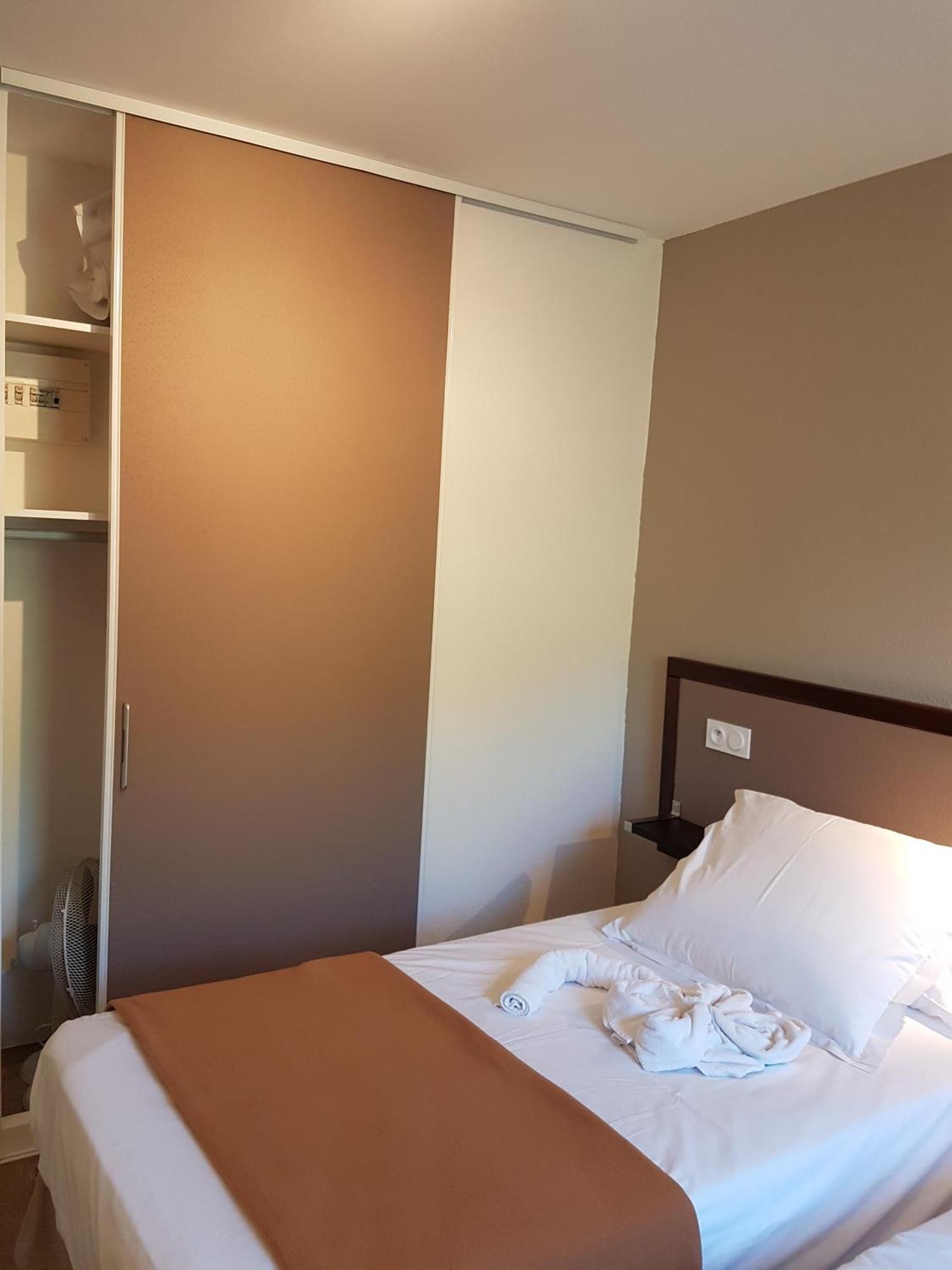 Hôtel Les Gabarres Tour-de-Faure Quarto foto