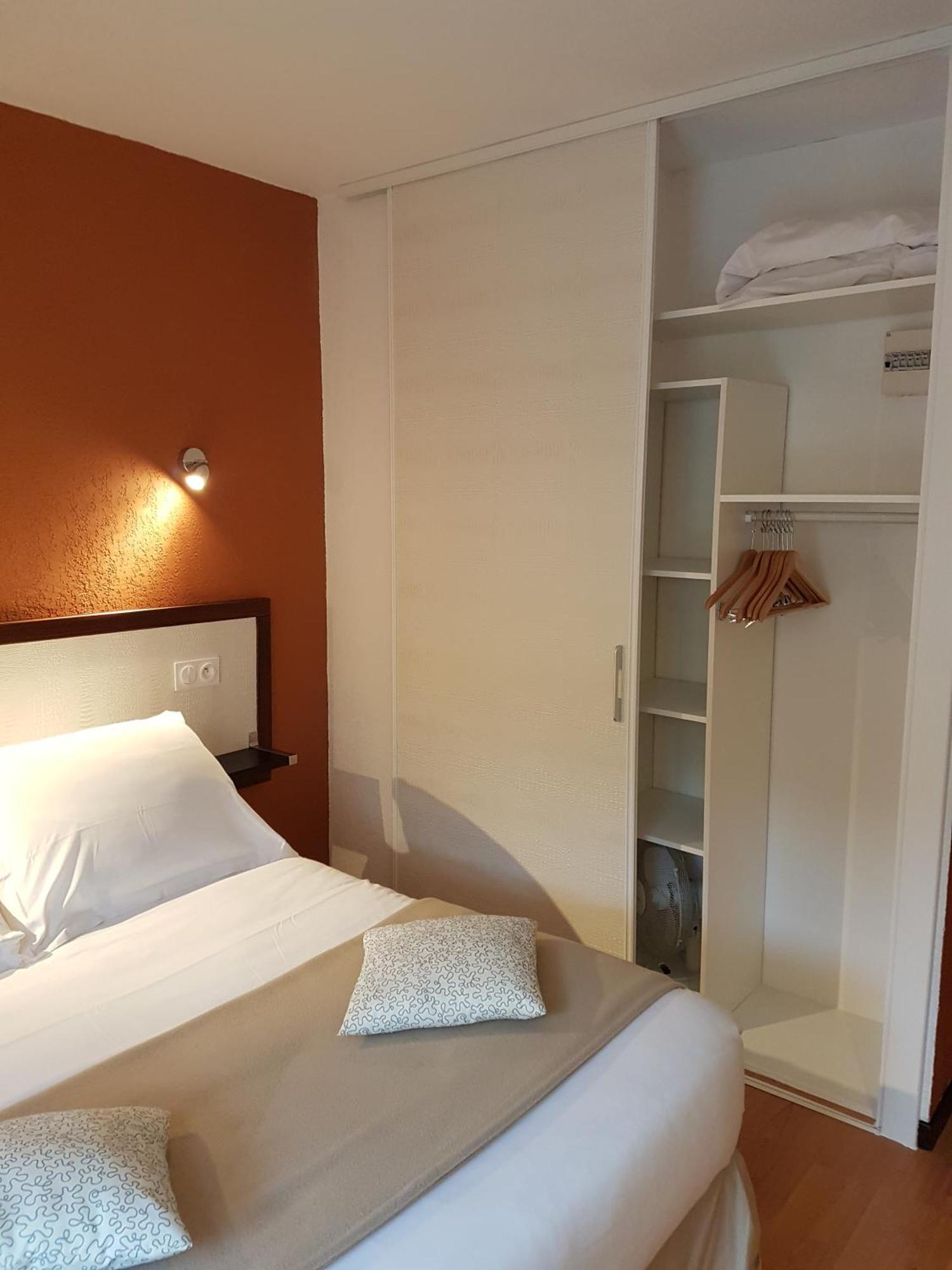 Hôtel Les Gabarres Tour-de-Faure Quarto foto