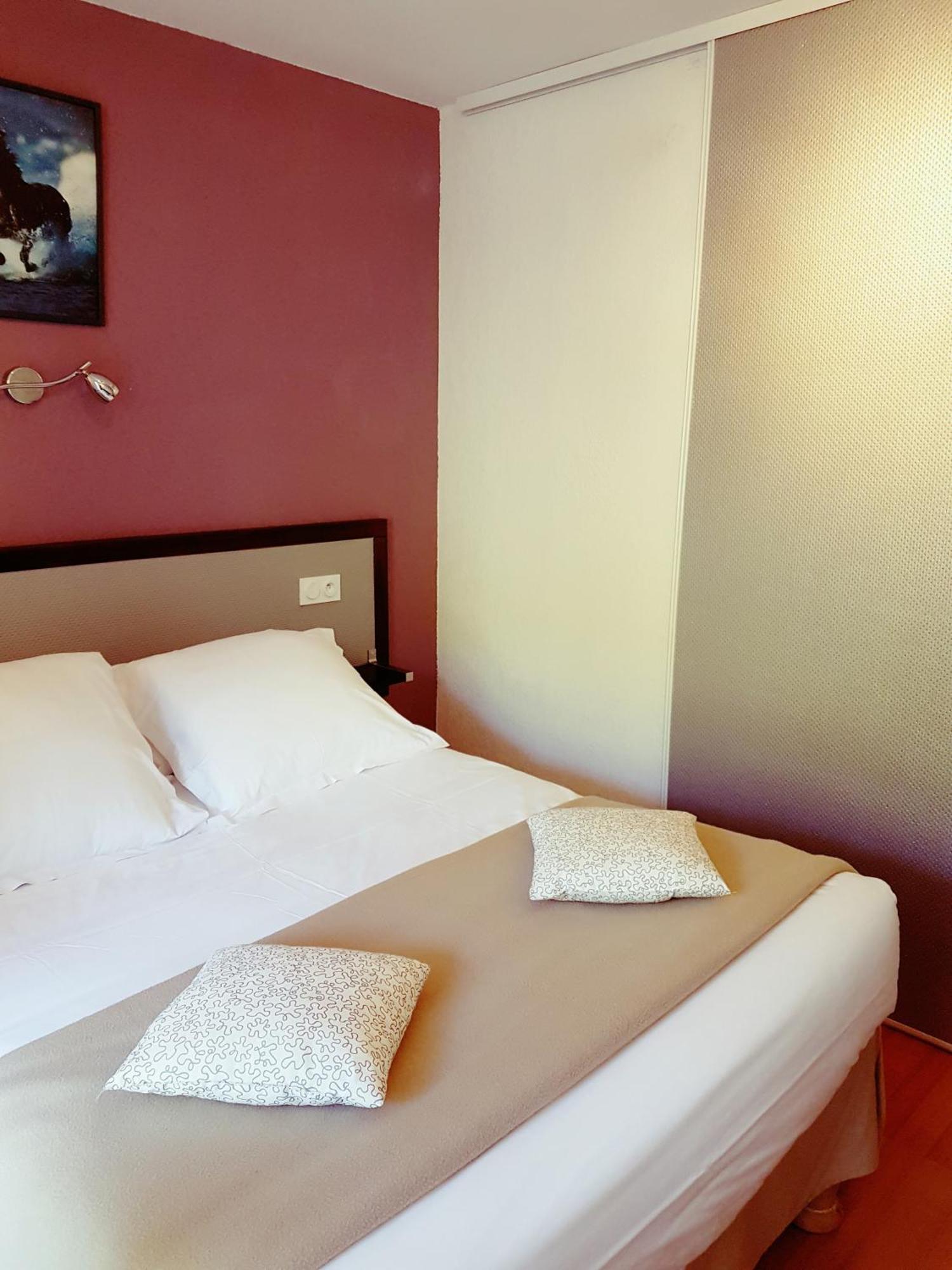 Hôtel Les Gabarres Tour-de-Faure Quarto foto